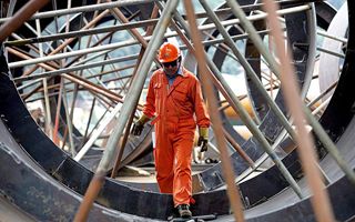 USA, l’economia crea più posti del lavoro del previsto a maggio