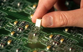 Eurotech punta a EBITDA positivo entro il 2026 e approva 17,5 mln di AuCap per il Piano 2030