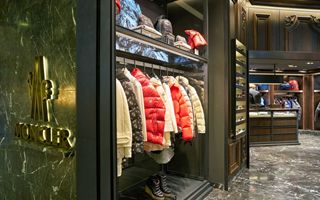 Moncler in forte rialzo: azioni salgono oltre l'11% dopo i risultati 2025