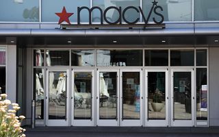 Macy's, trimestrale e guidance 2026 rivista al rialzo spingono il titolo