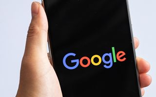 Google, multata per 750 milioni negli Usa e in Francia per violazione della privacy