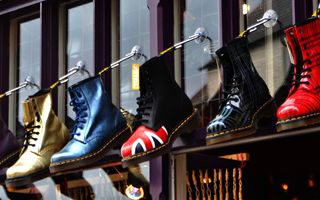 Dr. Martens: ricavi del terzo trimestre diminuiscono del 2,7 %