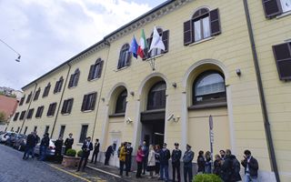 http://images.teleborsa.it/t/stabile/149819.t.W320.H200.M4.jpg