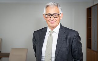 Ritardi nell'euro digitale: rischio di dipendenza dai sistemi di pagamento esteri, avverte Cipollone