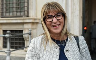 http://images.teleborsa.it/t/stabile/258645.t.W320.H200.M4.jpg