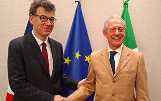 http://images.teleborsa.it/t/stabile/285807.t.W320.H200.M4.jpg