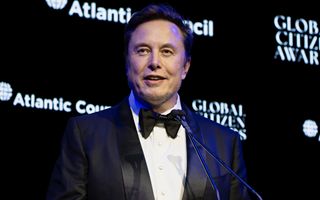 Tesla, il board propone un pacchetto retributivo da 1.000 miliardi di dollari per Elon Musk