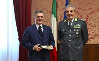 http://images.teleborsa.it/t/stabile/294823.t.W320.H200.M4.jpg