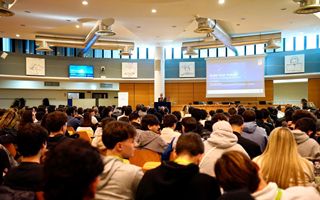 Intesa Sanpaolo incontra 1000 studenti a Roma Tre con 