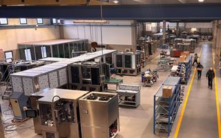 Fondo Italiano d’Investimento SGR investe in Vetraco, produttore di macchinari per l’industria cosmetica