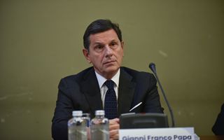 BPER: Papa elogia calo costi e riduzione organico a 22.600 dipendenti