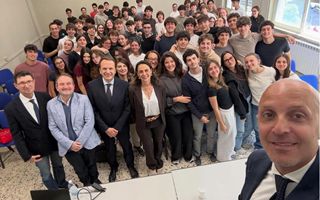 http://images.teleborsa.it/t/stabile/327919.t.W320.H200.M4.jpg