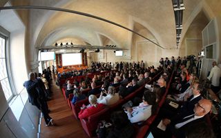 http://images.teleborsa.it/t/stabile/332001.t.W320.H200.M4.jpg