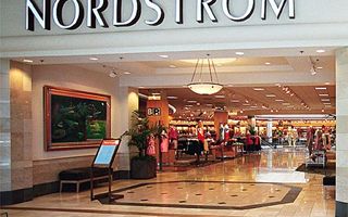 Nordstrom, crescita debole per le vendite trimestrali