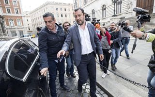 Governo, Salvini non cede: "Al Tesoro mai un amico di Berlino"