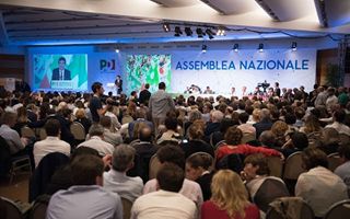 Assemblea PD, malumori per cambio OdG: Martina resta "reggente" e Renzi "congelato" fino al Congresso