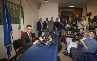 Di Maio incontra i rider: "Generazione abbandonata senza tutele"
