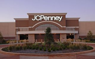 J.C. Penney paga pegno con trimestre sotto attese