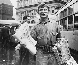 Venditore di giornali in Center Square