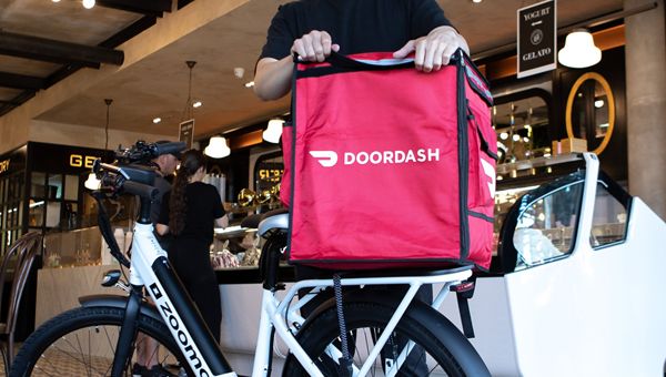 DoorDash raggiunge accordo da 132 milioni di dollari con la città di New York per la retribuzione dei fattorini