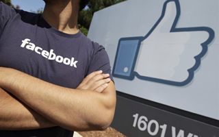 Facebook avanti tutta: titoli sopra i 200 dollari a Wall Street
