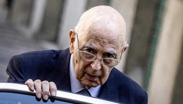 Legge elettorale, incassa le prime due fiducie tra le proteste