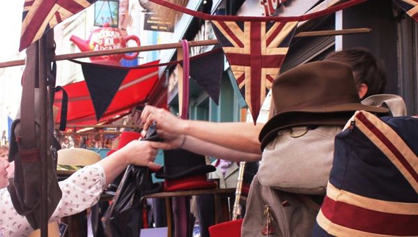 GB, prosegue il miglioramento del mercato del lavoro