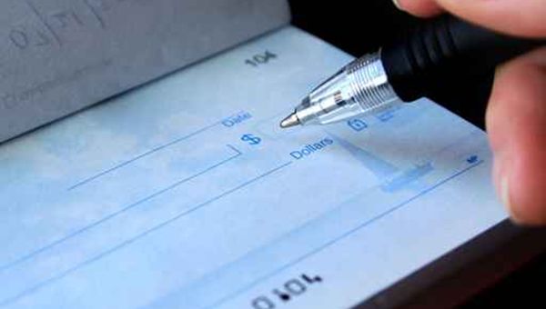 Sottrae 1,5 milioni di euro a correntisti, denunciato funzionario banca