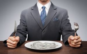 Qual'è la più primitiva ragione per cui si è disposti a combattere? Semplice, è la fame.