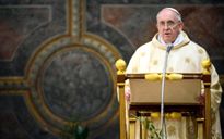 Papa Francesco: il dono, oltre il mercato