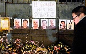 E' già silenzio tombale. Sono passati appena due giorni dal tragico incendio in cui sono morti sette lavoratori in una fabbrica di confezioni, e già tutto è tornato al consueto, insano, cinismo.