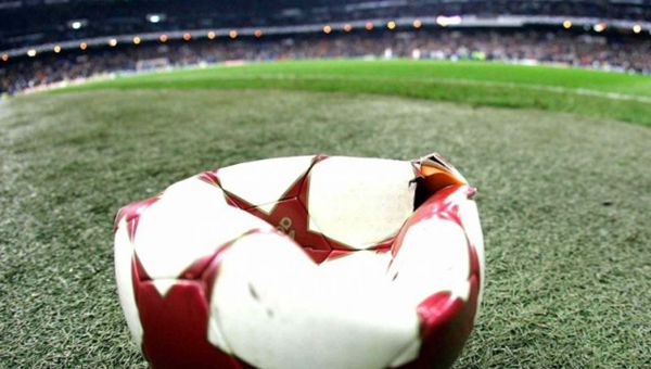 Serie A, sette squadre senza sponsor: le ragioni della crisi finanziaria del campionato italiano