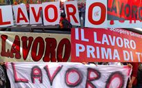 Salari dimezzati, profitti assicurati