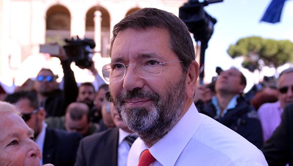 Roma, Marino ritira le dimissioni