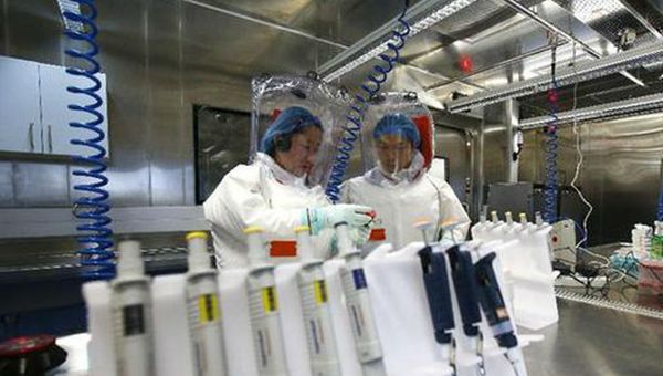 Cina, l'industria arranca: profitti in forte calo