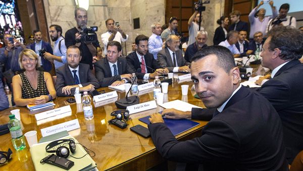 Ex-Ilva, Di Maio firma il Decreto di nomina dei nuovi Commissari