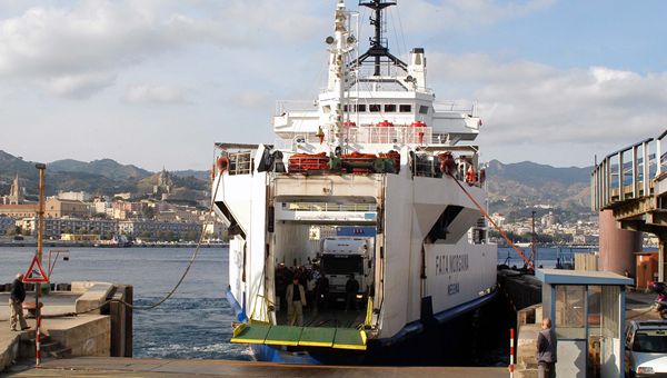 Antitrust sanziona Caronte & Tourist per prezzi eccessivi traghetti Stretto di Messina