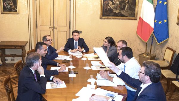 Manovra, lunedi sotto i riflettori: si punta al varo, ma non c'è accordo Lega-M5S sulla pace fiscale