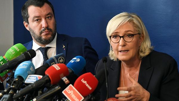 Salvini insieme a Le Pen fanno fronte unico: "Juncker e Moscovici nemici dell' Ue"
