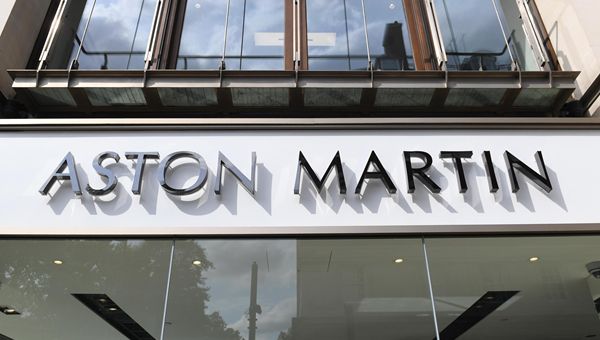 Aston Martin presenta supercar da 1,5 milioni di sterline