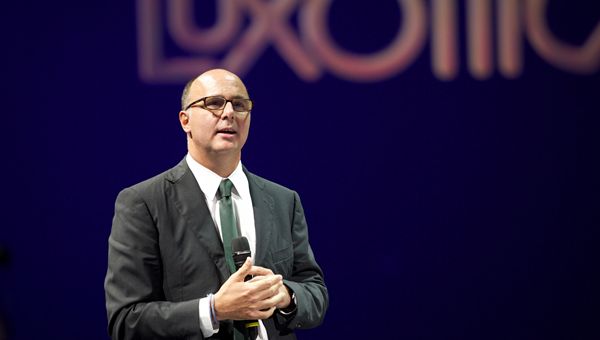 Luxottica: si conclude l'era Guerra