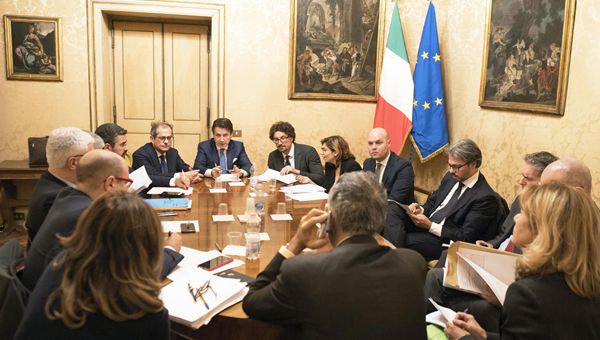 Manovra oggi 31 ottobre sbarca alle Camere