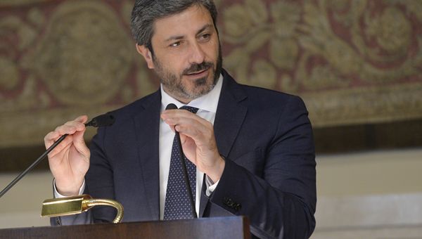 Elezioni regionali: centrosinistra (molto) avanti in Puglia e Campania. Centrodestra verso vittoria in Veneto