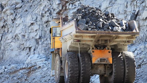 Glencore registra calo utile 2025 ma annuncia distribuzioni per 2 miliardi ad azionisti