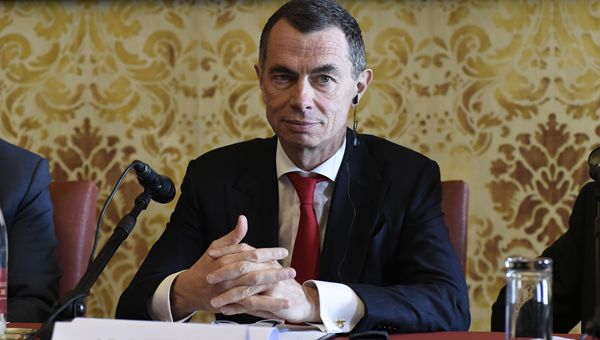Unicredit in assemblea. Mustier non commenta andamento 1° trimestre