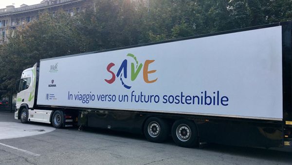 Progetto SAVE, concluso a Roma viaggio di Scania Discovery Truck per educazione finanziaria e sostenibilità