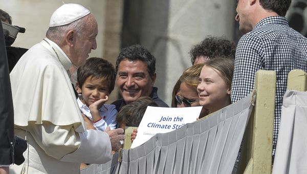 Clima, a Roma in migliaia a piazza del Popolo per Greta Thunberg