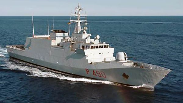 Dissequestrata Sea Watch. Nave "Cigala Fulgosi" verso Genova con i 100 migranti salvati