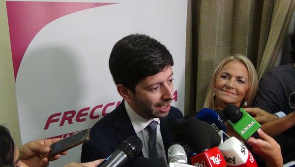 Salute, Roberto Speranza: "lavoriamo per far rispettare l'articolo 32 della Costituzione"