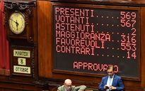 Un cadavere ambulante, questo Parlamento